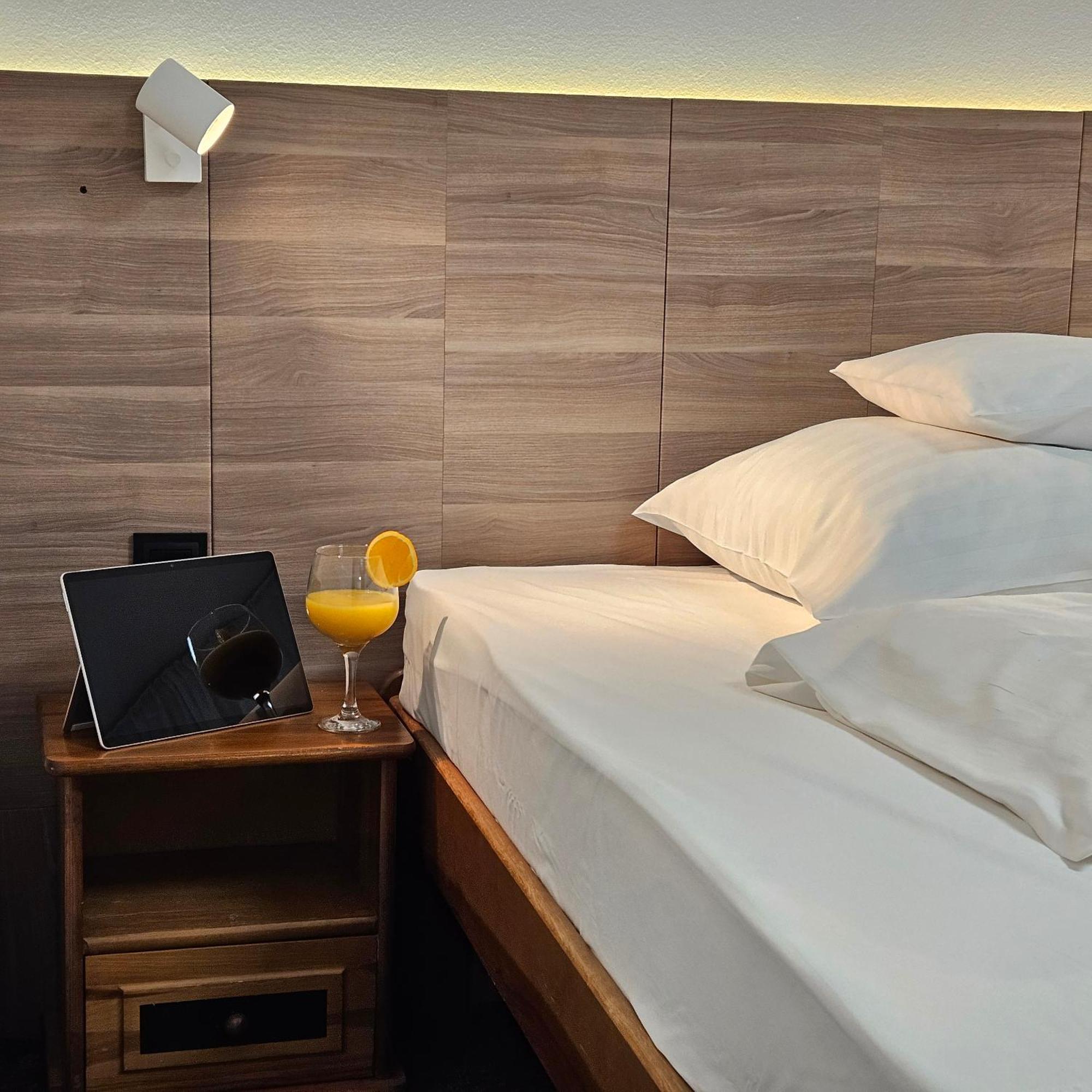 Hotel Protea Boleslawiec Boleslawiec  Buitenkant foto